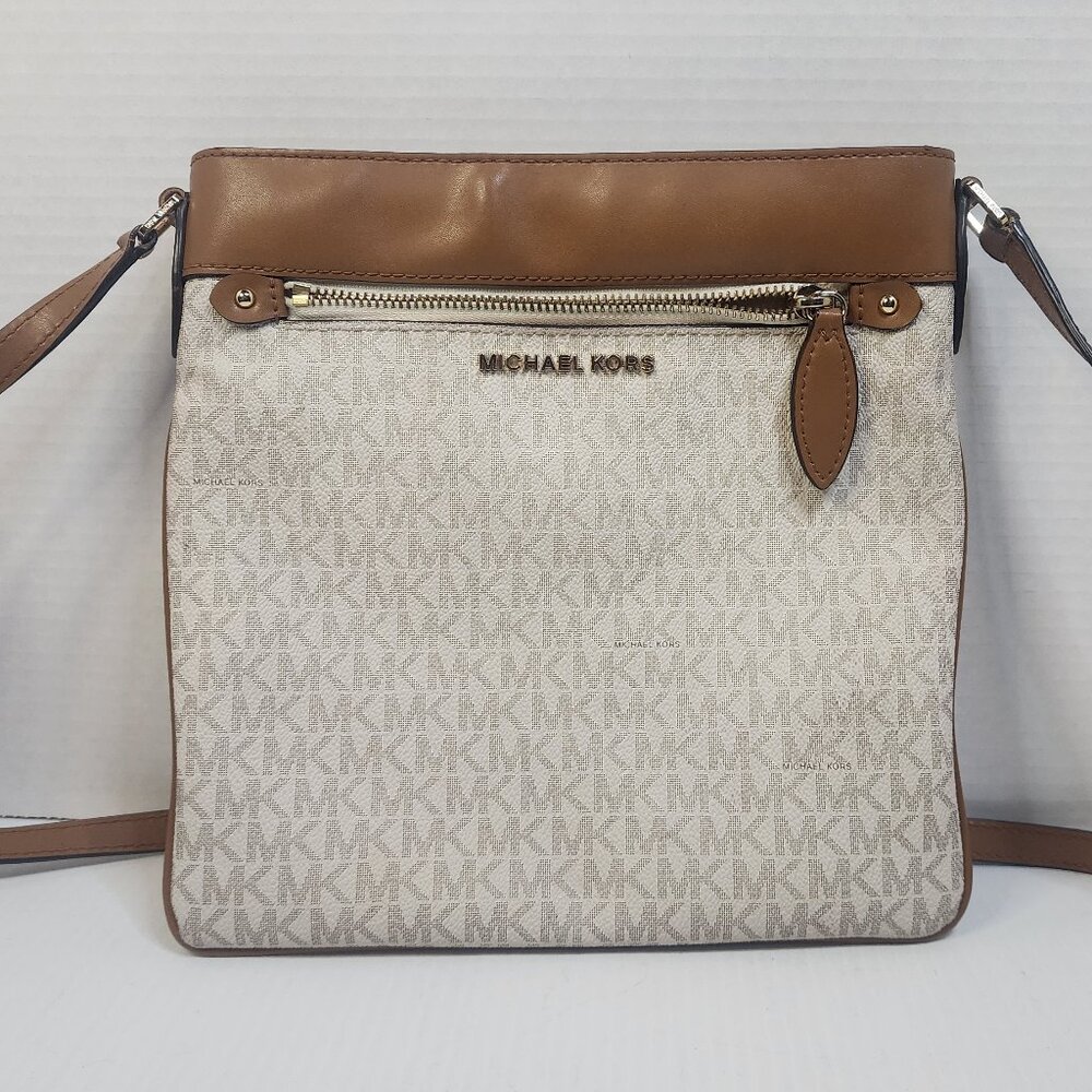 Michael Kors, the Jet Set Signature Logo Small Flat Crossbody Bag